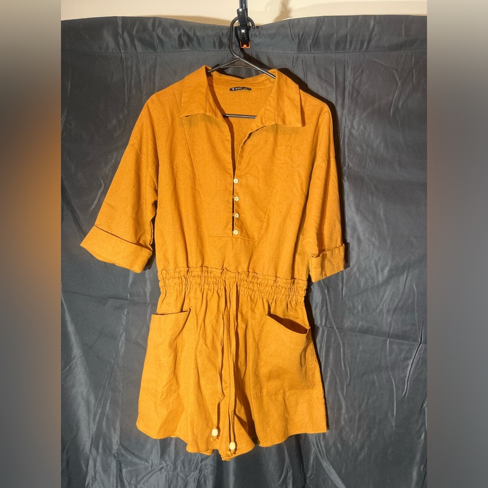 V ery j shorts romper size medium, golden yellow with pockets and short sleeves